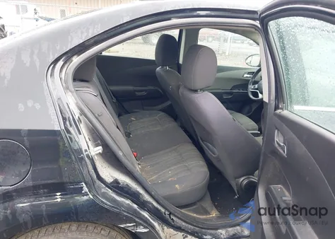 2015 Chevrolet Sonic Lt Auto z USA, uszkodzony, nr VIN 1G1JC5SH2F4115771